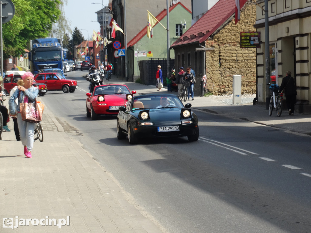 Parada samochodów ulicami Jarocina