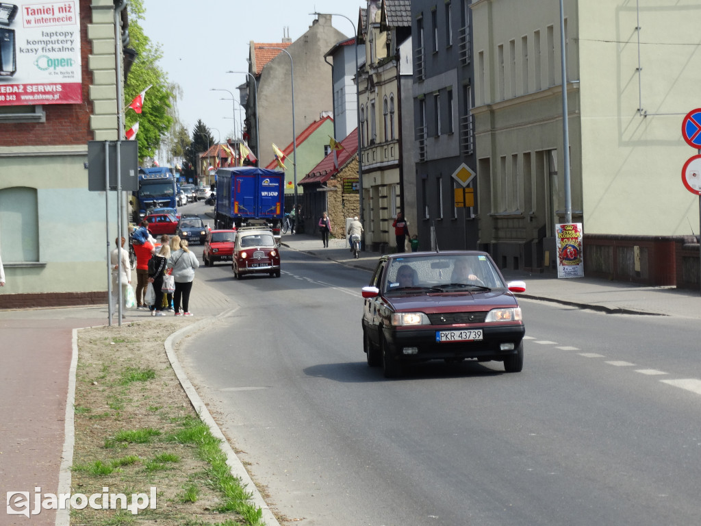 Parada samochodów ulicami Jarocina