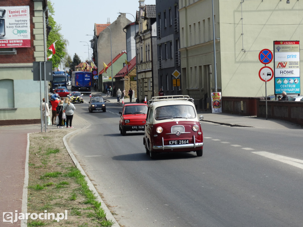 Parada samochodów ulicami Jarocina
