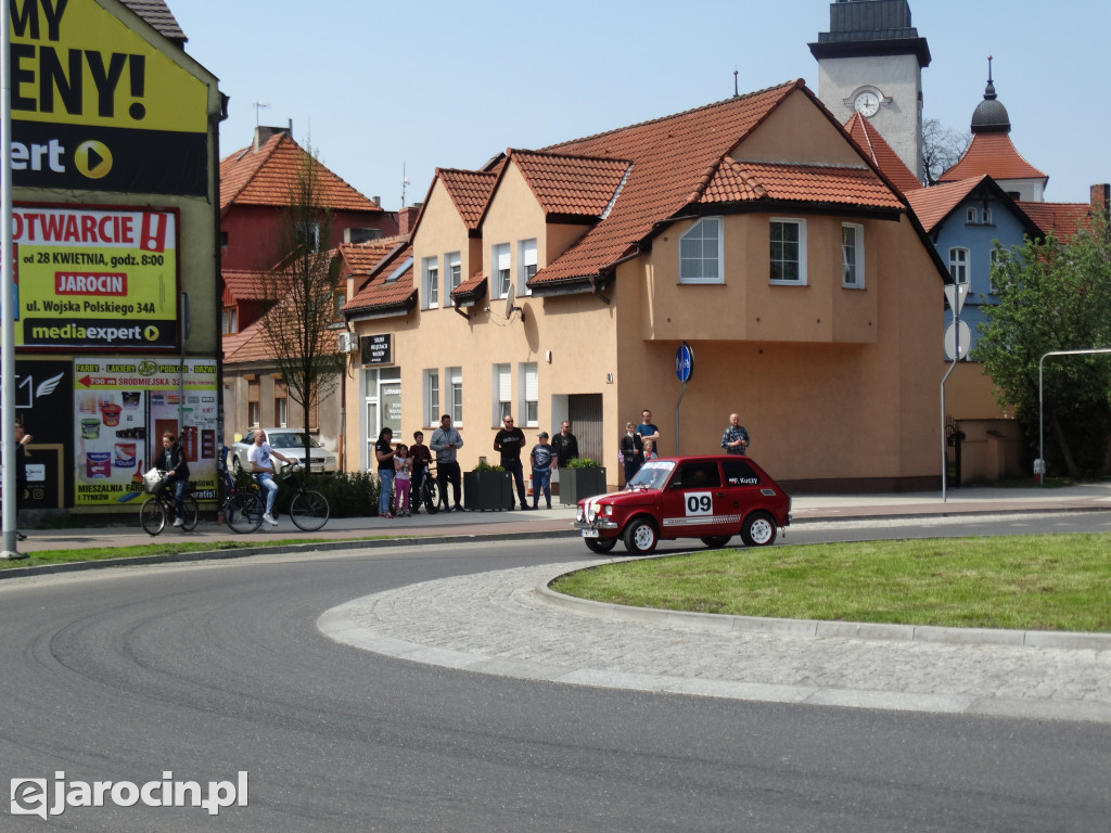 Parada samochodów ulicami Jarocina
