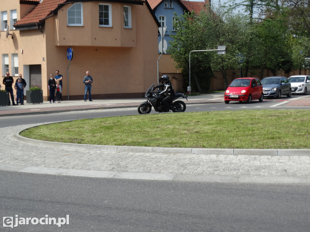 Parada samochodów ulicami Jarocina