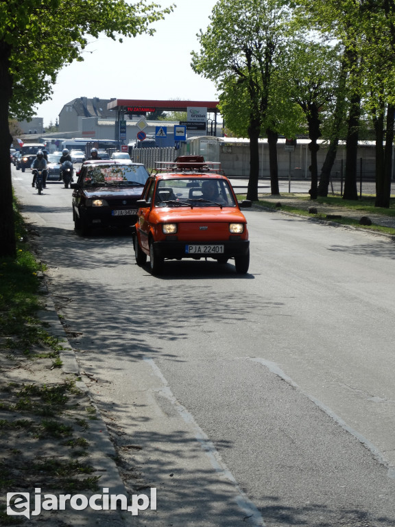 Parada samochodów ulicami Jarocina