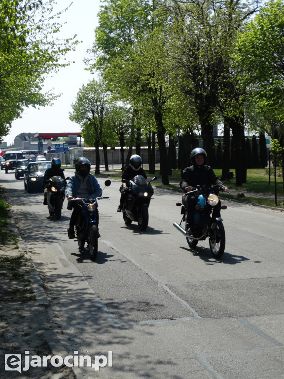 Parada samochodów ulicami Jarocina