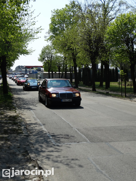 Parada samochodów ulicami Jarocina