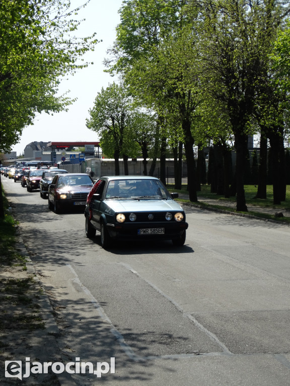 Parada samochodów ulicami Jarocina