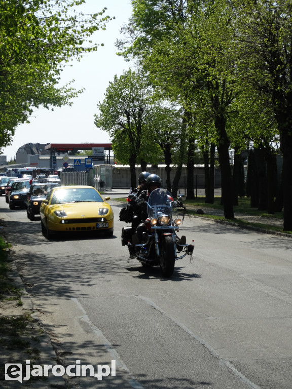 Parada samochodów ulicami Jarocina