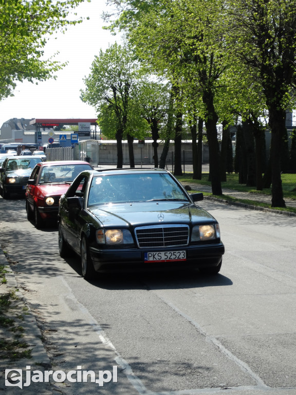 Parada samochodów ulicami Jarocina
