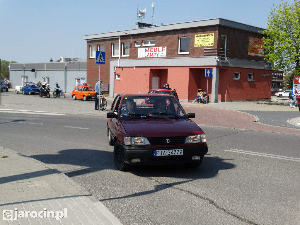 Parada samochodów ulicami Jarocina