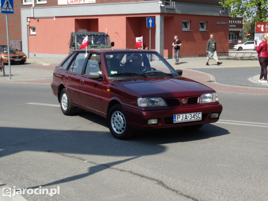Parada samochodów ulicami Jarocina
