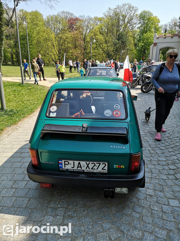 Parada samochodów ulicami Jarocina