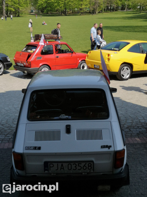 Parada samochodów ulicami Jarocina
