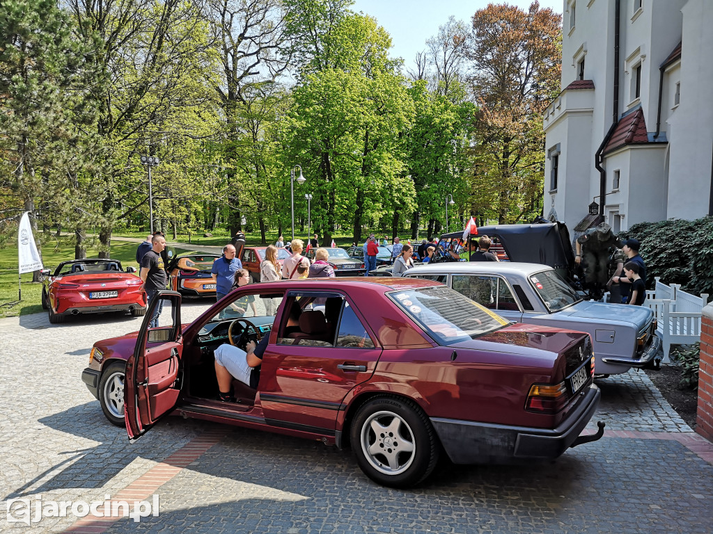 Parada samochodów ulicami Jarocina