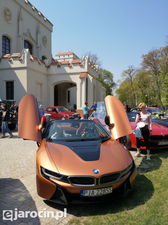 Parada samochodów ulicami Jarocina