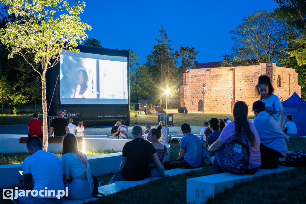 Streetworking w Jarocinie - kino plenerowe