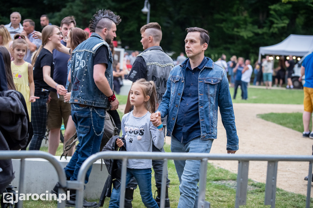 Pull The Wire i Republika'82