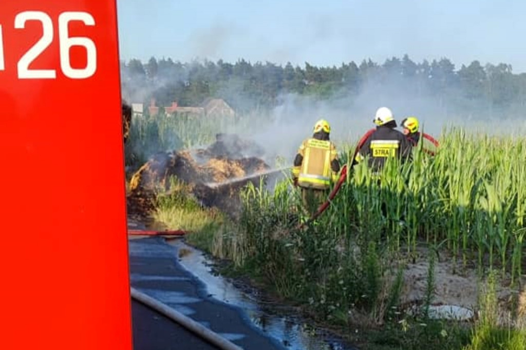 Pożar bel słomy w Łuszczanowie