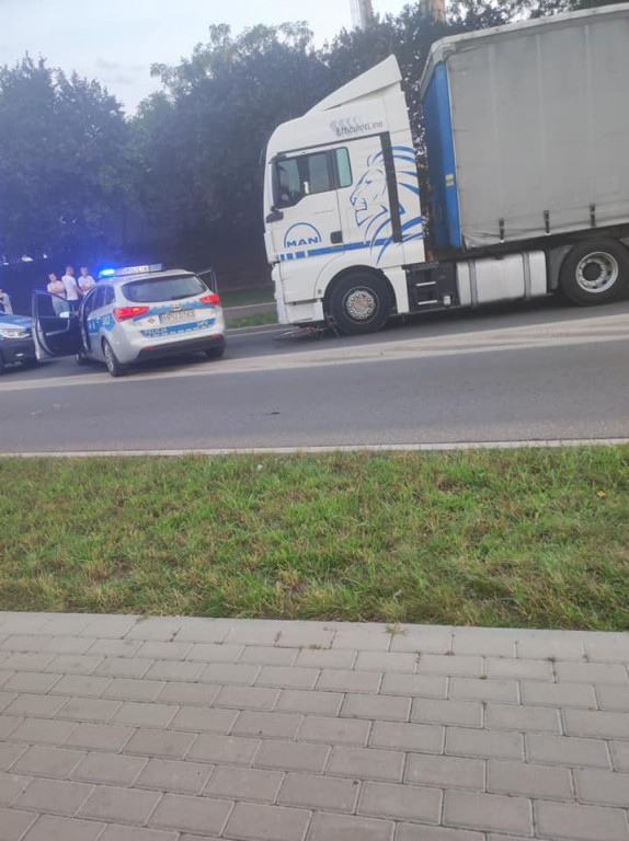 Jarocin. Rowerzysta potrącony przez ciężarówkę