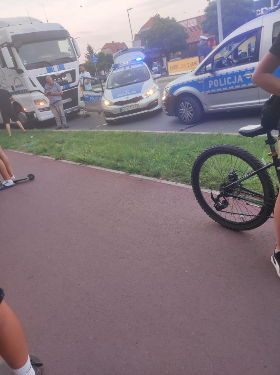 Jarocin. Rowerzysta potrącony przez ciężarówkę