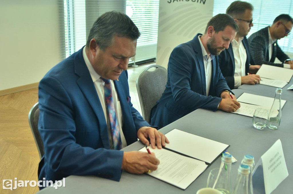 Jeden kabel dla pięciu spółek gminnych