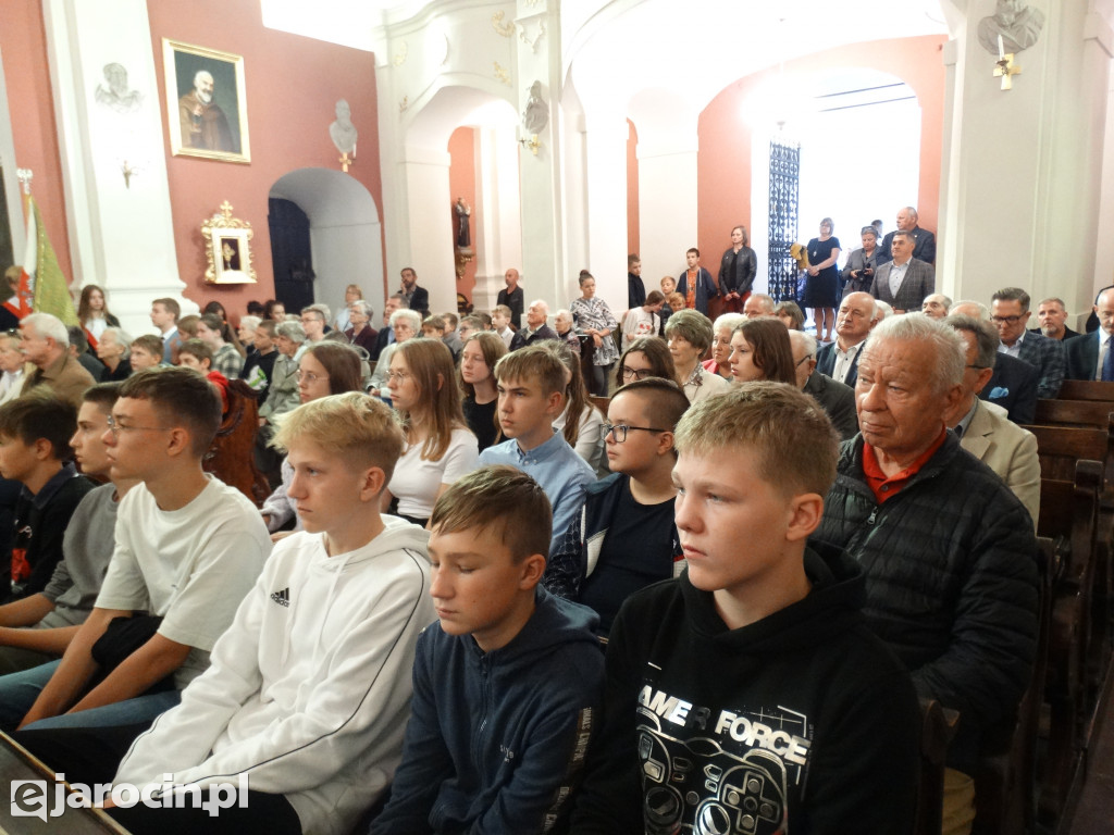 Odsłonięcie pamiątkowej tablicy na murze kościoła pw. św. Marcina