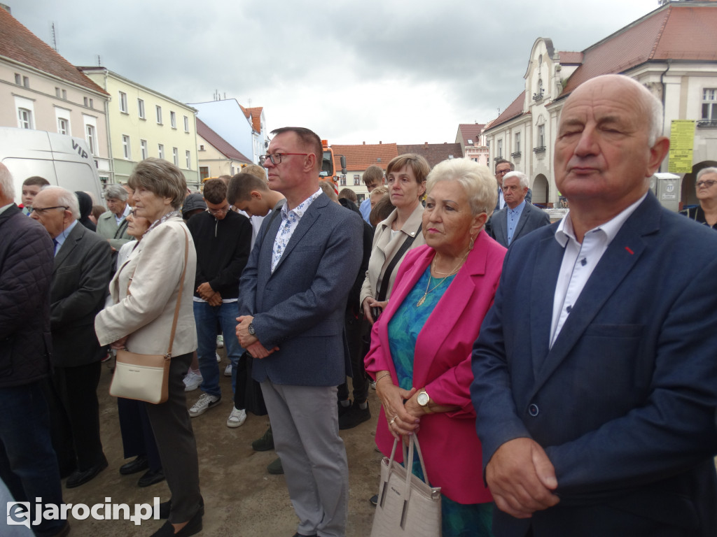 Odsłonięcie pamiątkowej tablicy na murze kościoła pw. św. Marcina