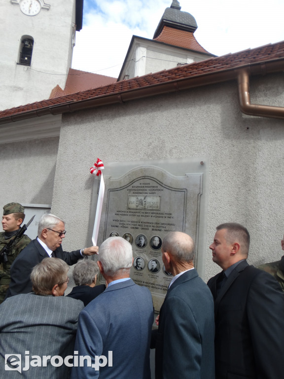 Odsłonięcie pamiątkowej tablicy na murze kościoła pw. św. Marcina
