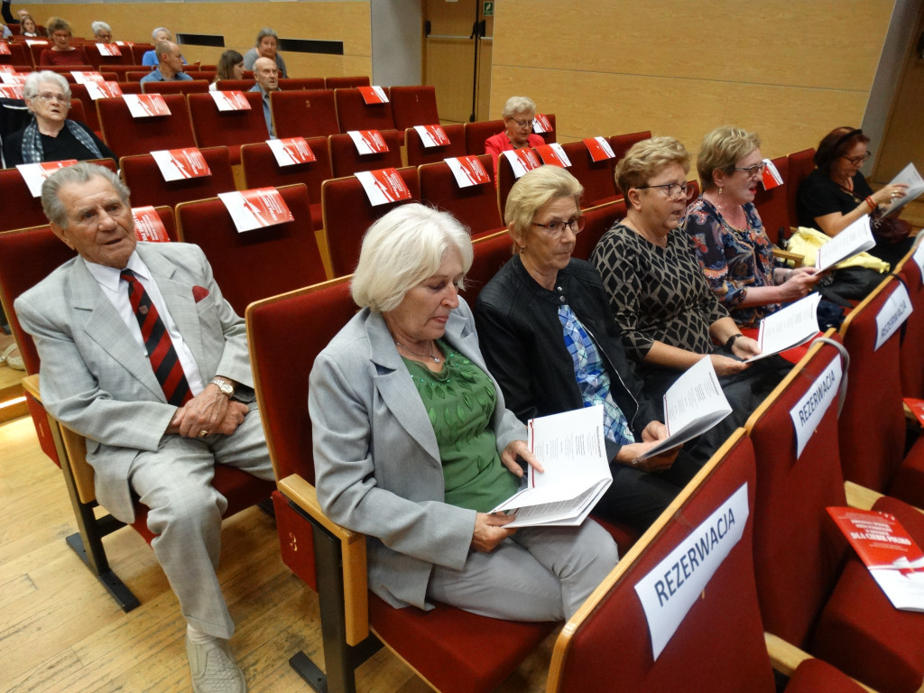 Odsłonięcie pamiątkowej tablicy na murze kościoła pw. św. Marcina