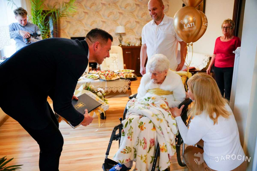 100 lat minęło jak jeden dzień? Tak może powiedzieć pani Janina