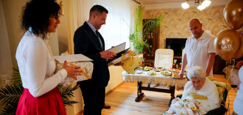 100 lat minęło jak jeden dzień? Tak może powiedzieć pani Janina