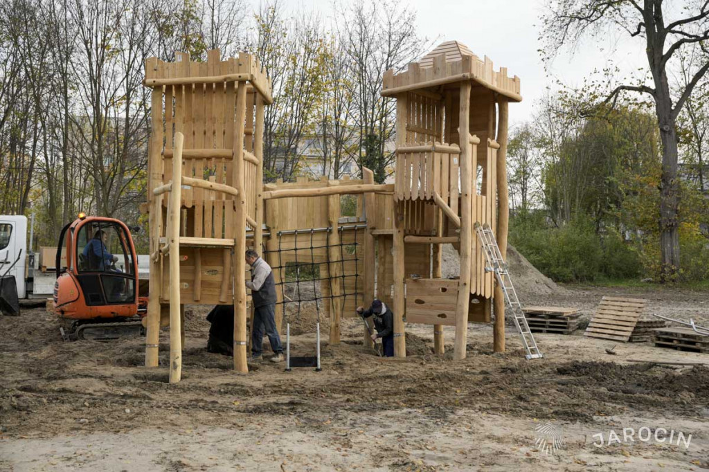 Nowy plac zabaw w Parku Radolińskich