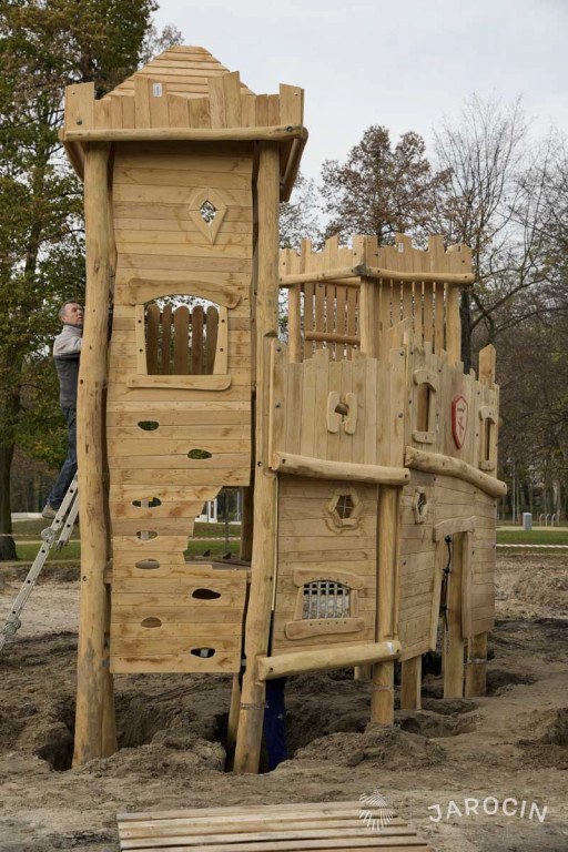 Nowy plac zabaw w Parku Radolińskich