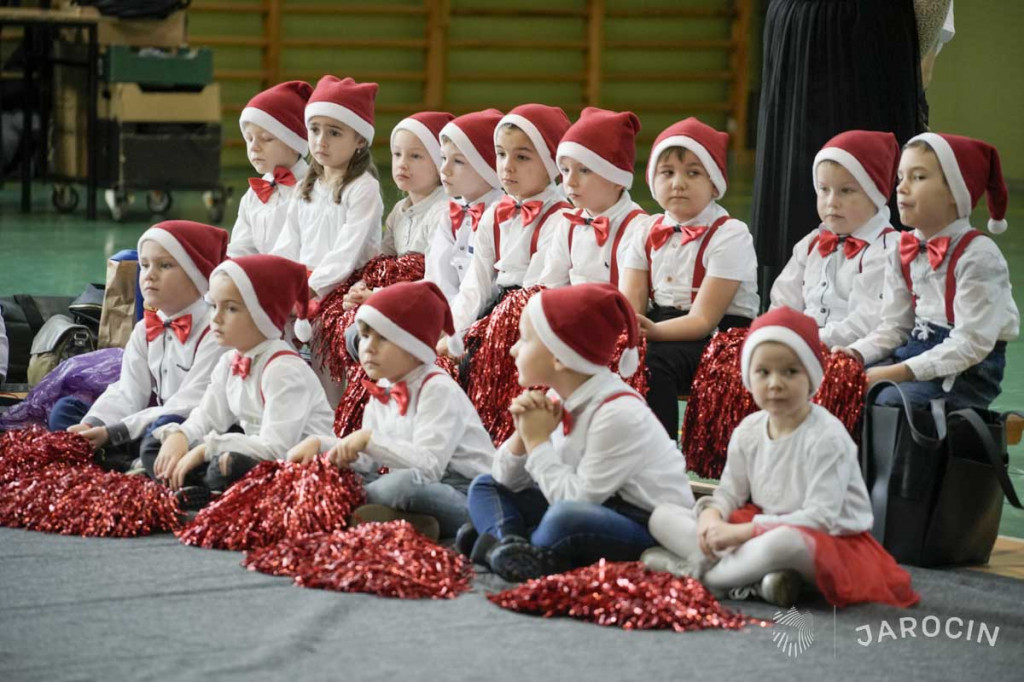 Mikołajkowe tańce przedszkolaków