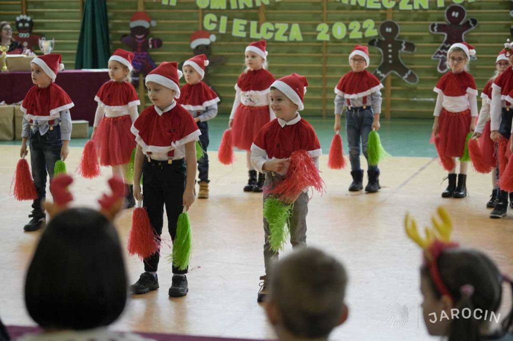 Mikołajkowe tańce przedszkolaków