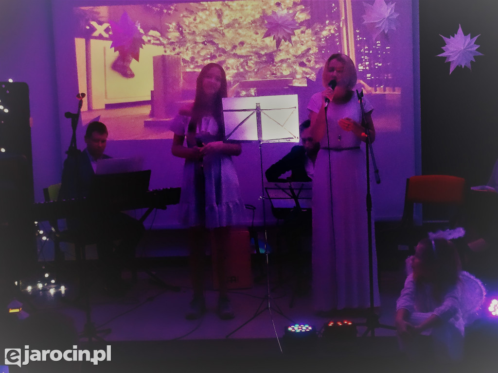 Koncert kolęd i piosenek świątecznych w Kamienicy Kultury