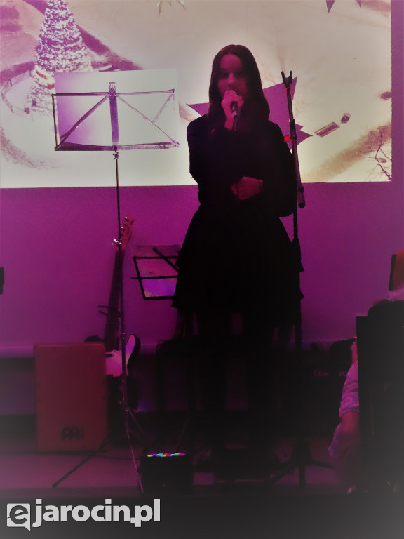 Koncert kolęd i piosenek świątecznych w Kamienicy Kultury