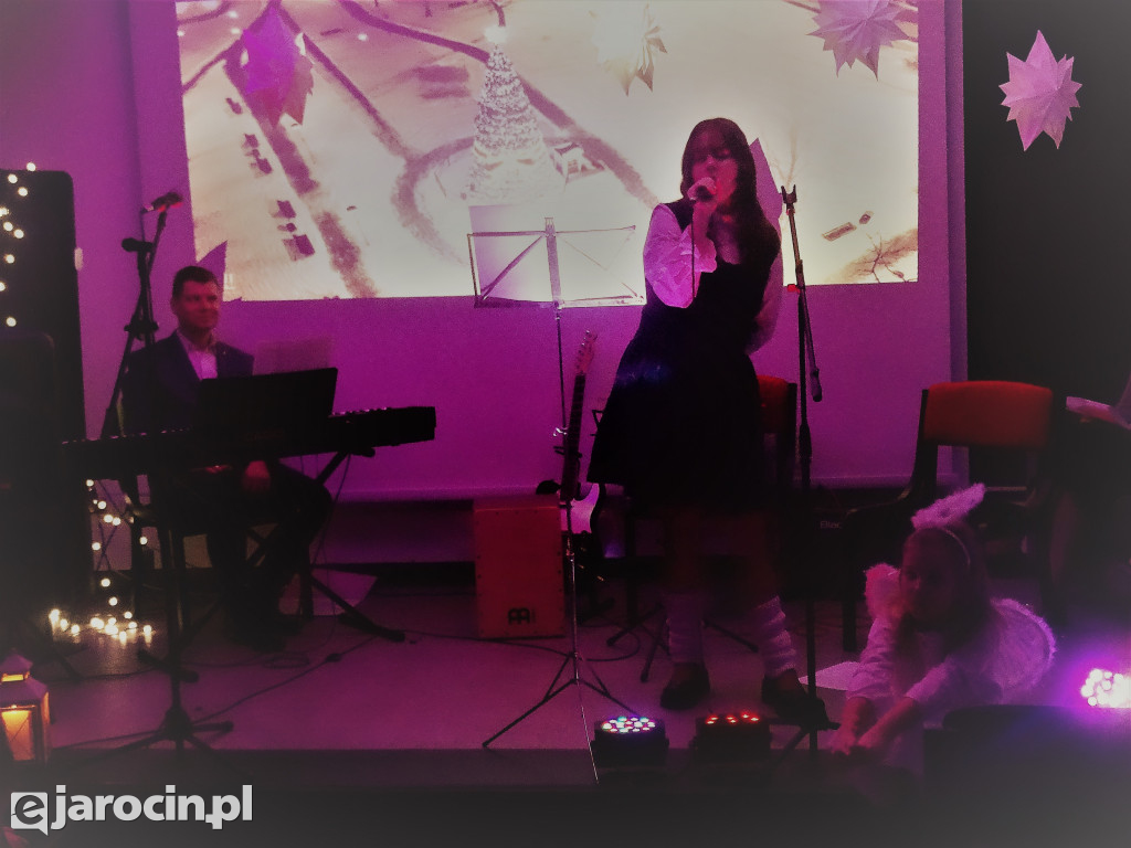 Koncert kolęd i piosenek świątecznych w Kamienicy Kultury