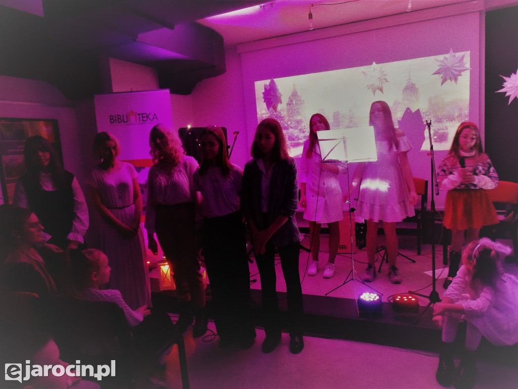 Koncert kolęd i piosenek świątecznych w Kamienicy Kultury