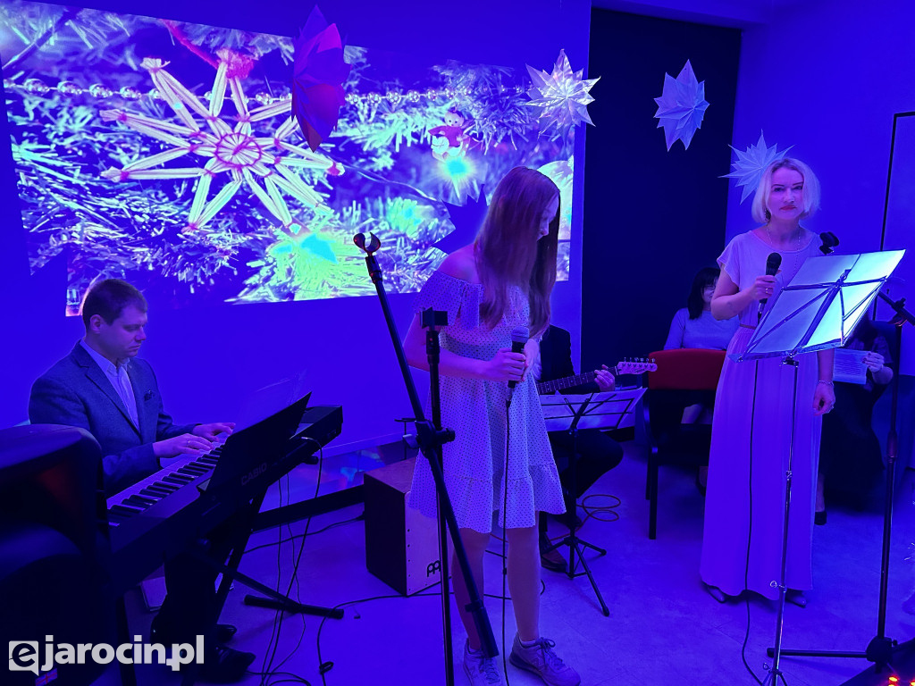 Koncert kolęd i piosenek świątecznych w Kamienicy Kultury