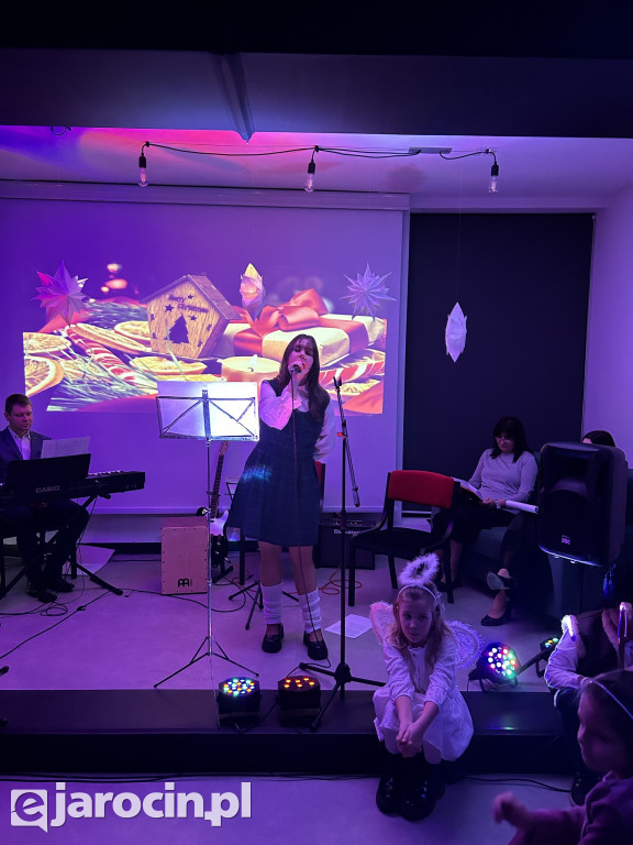 Koncert kolęd i piosenek świątecznych w Kamienicy Kultury