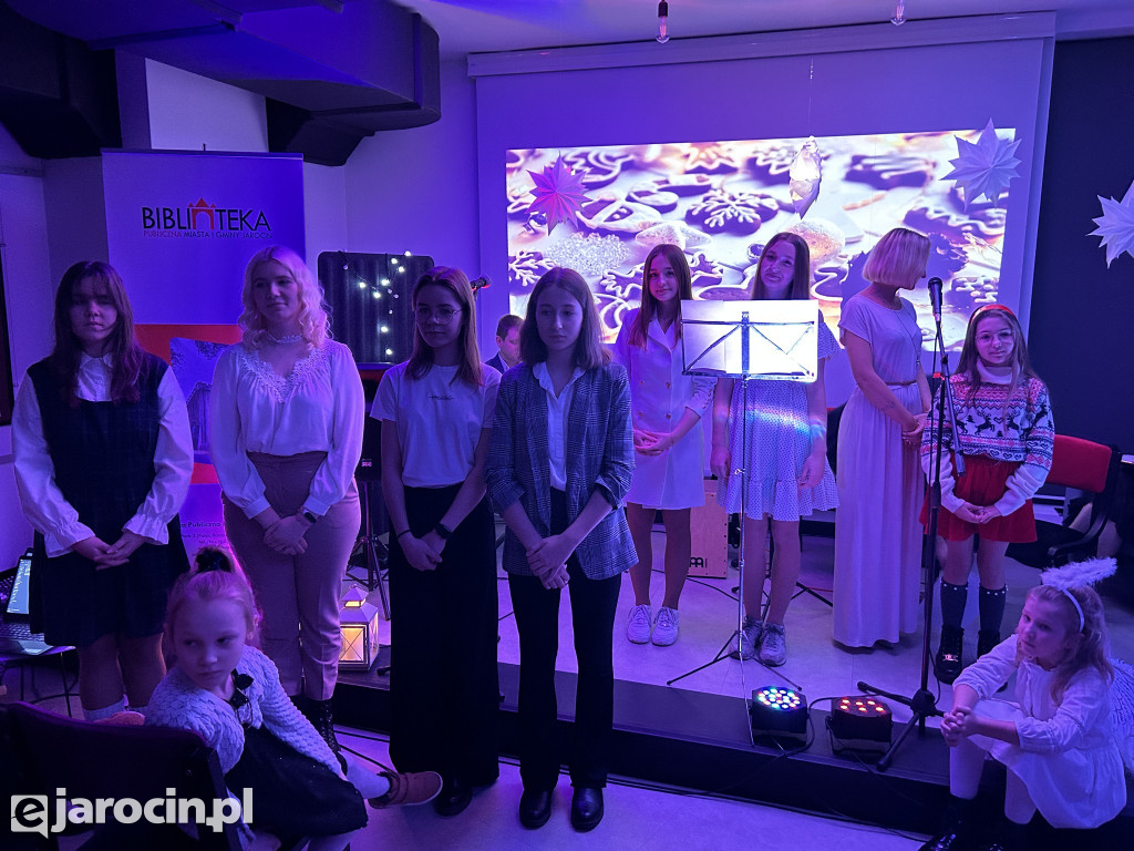 Koncert kolęd i piosenek świątecznych w Kamienicy Kultury