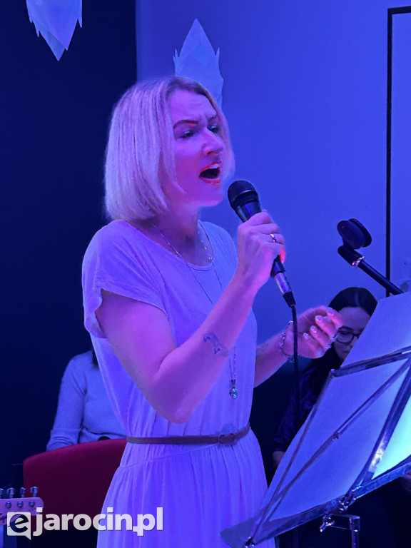 Koncert kolęd i piosenek świątecznych w Kamienicy Kultury