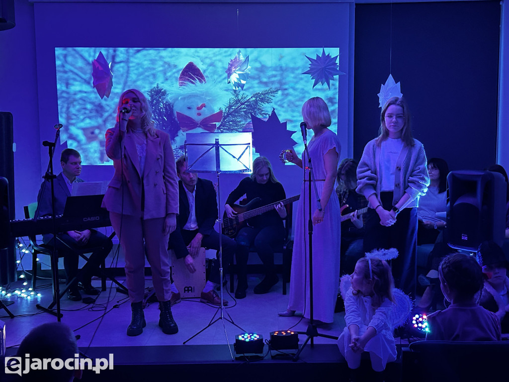Koncert kolęd i piosenek świątecznych w Kamienicy Kultury