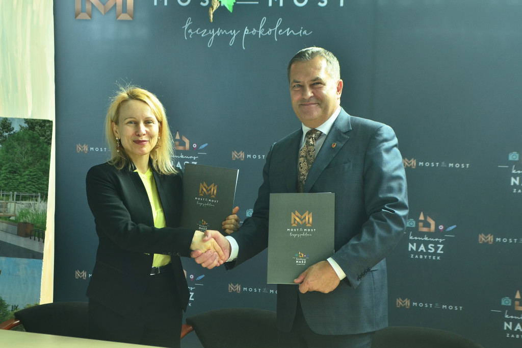 Podpisanie umowy na rewitalizację młyna nad Lutynią