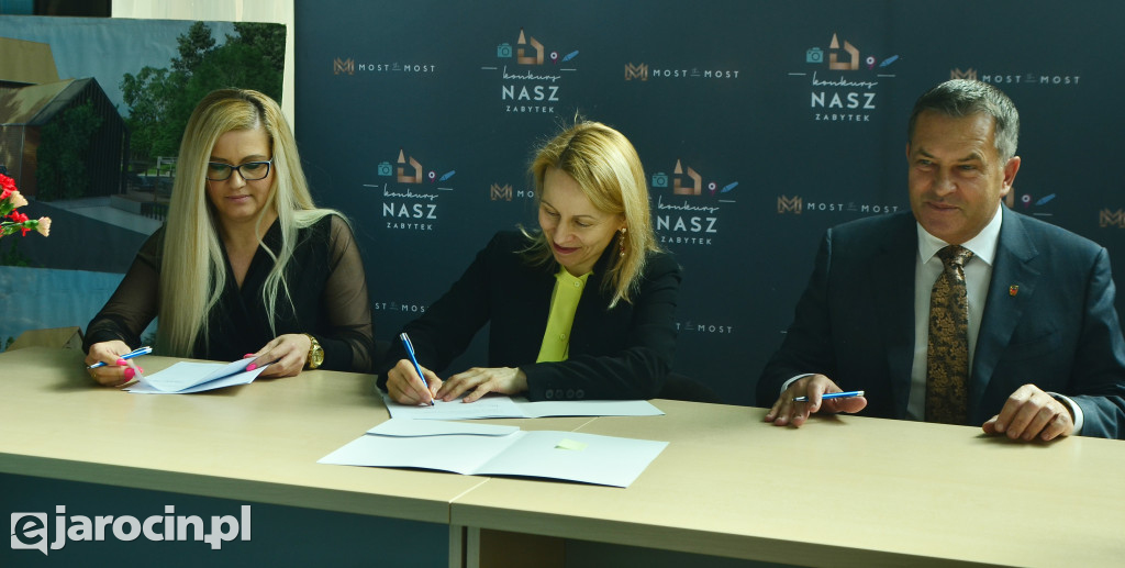 Podpisanie umowy na rewitalizację młyna nad Lutynią