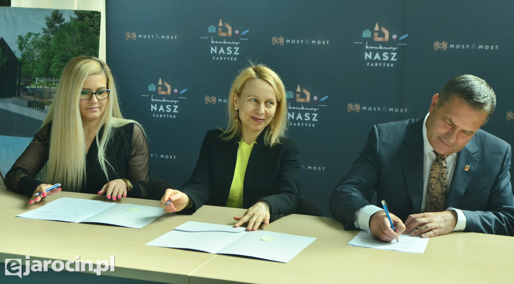 Podpisanie umowy na rewitalizację młyna nad Lutynią