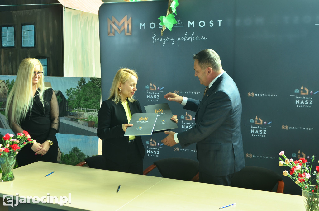 Podpisanie umowy na rewitalizację młyna nad Lutynią