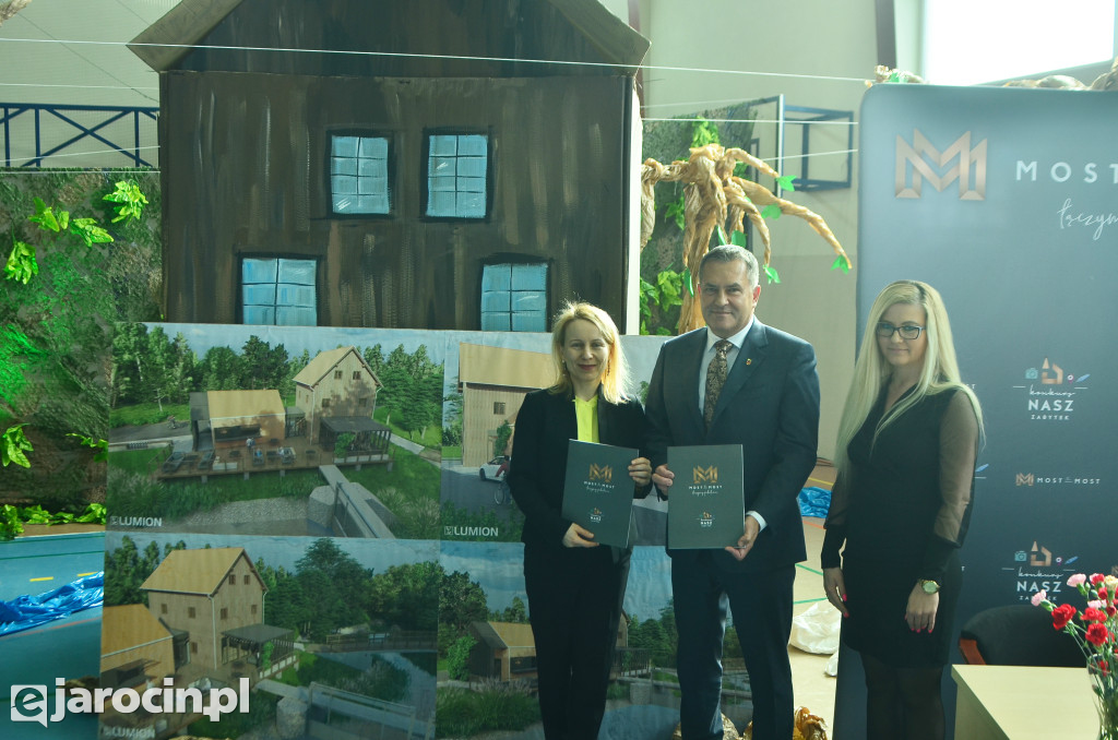 Podpisanie umowy na rewitalizację młyna nad Lutynią