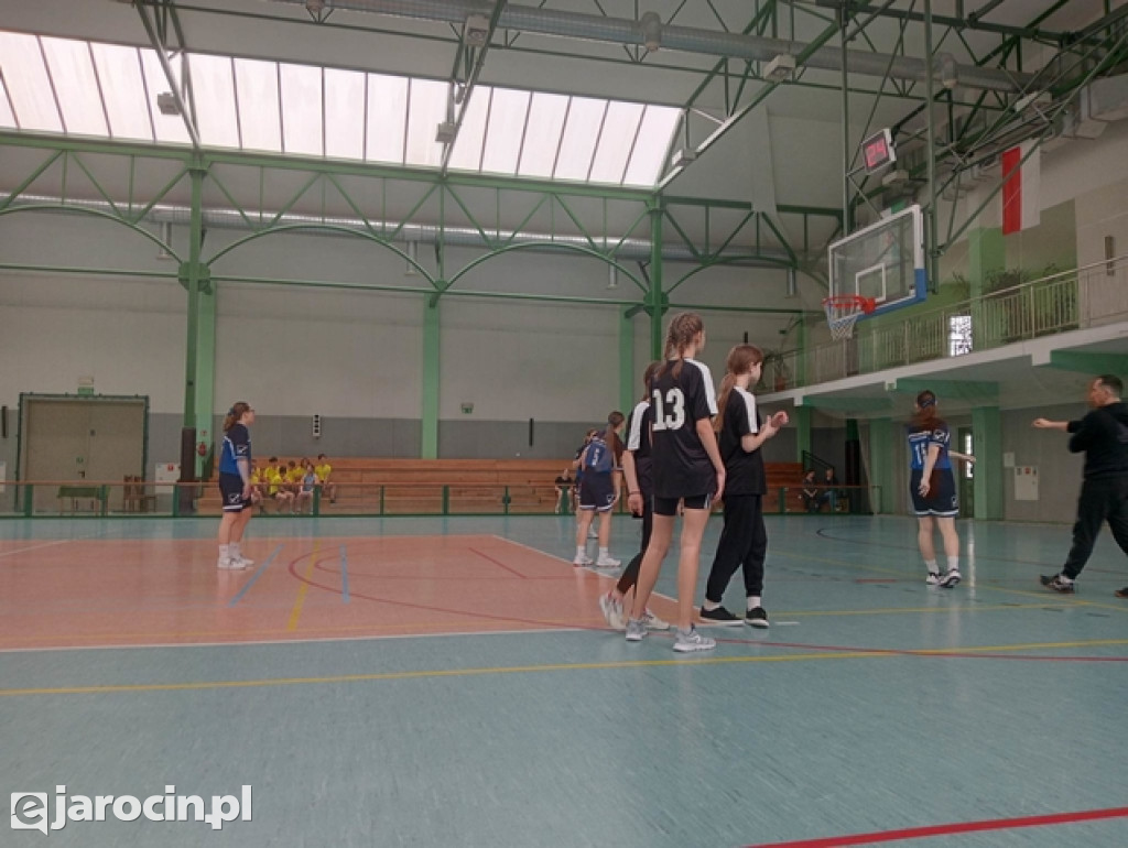 Sukcesy uczniów „Trójki” w koszykówce