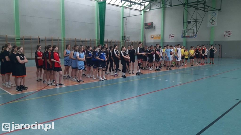 Sukcesy uczniów „Trójki” w koszykówce