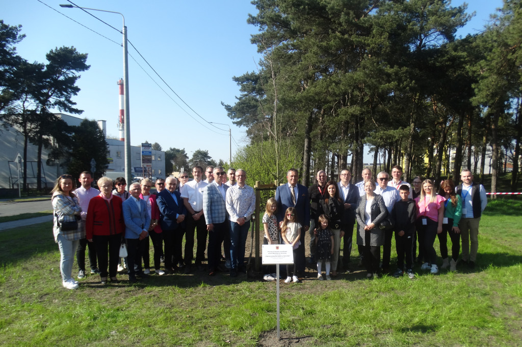 Pierwsze ze 10.000 drzew w Jarocinie zasadzone